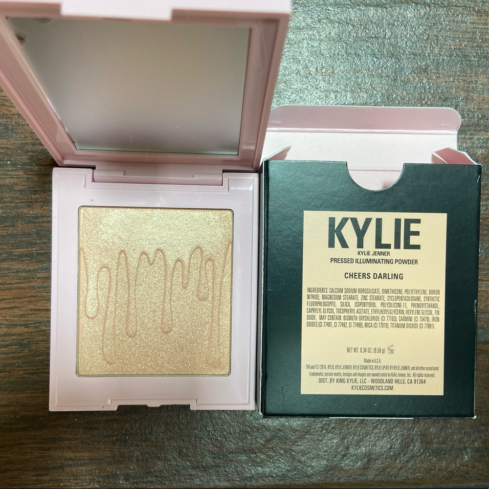 KYLIE- KY LIGHT- Pressed illuminating powder-CHEERS DARLING